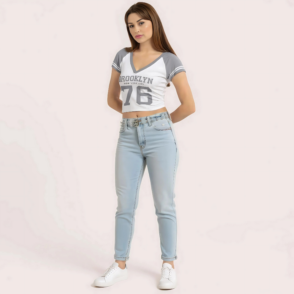 Women's Brooklyn '76 Graphic Crop Top – Sporty V-Neck Tee by LADYLUSTRA